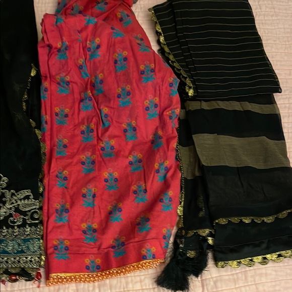 Pakistani Designer Maria B Shalwar Kameez - Picture 4 of 10